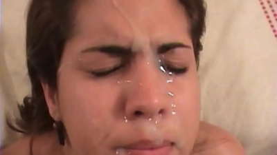 Chiroyli lotin qoramag'iz qo'pol jinsiy aloqaga ega